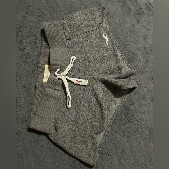 Hollister Gray Shorts Women’s Size XS - Picture 1 of 3